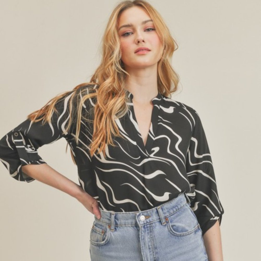 Lush Black & White Geo Print Tab Sleeve Blouse